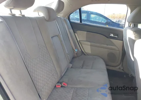 2011 Ford Fusion S из США, поврежденный, VIN 3FAHP0GA9BR255588